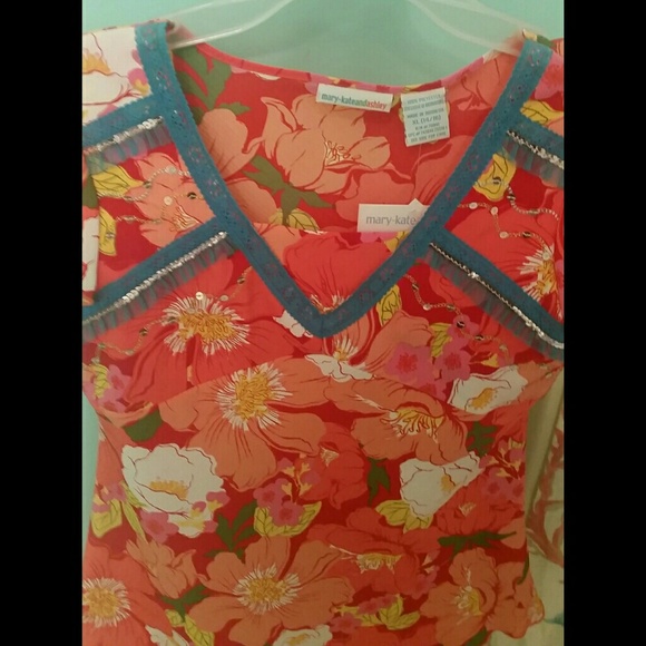 Mary kate & Ashley kids sequin embelished top NWT - Picture 4 of 4